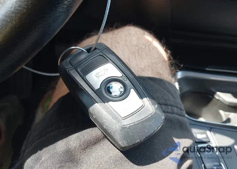 2013 BMW 328I xDrive z USA, uszkodzony, nr VIN WBA3B3C51DF538674